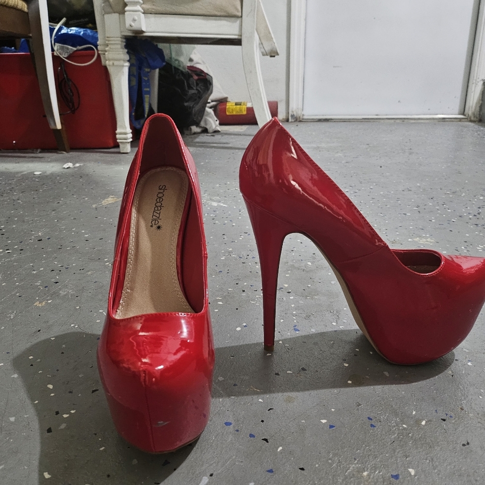 Red Heels 👠